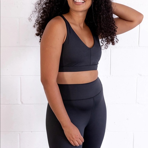 Rare Sport “Ferocious V” Sport Bra. Size Small, Black. - Picture 3 of 6